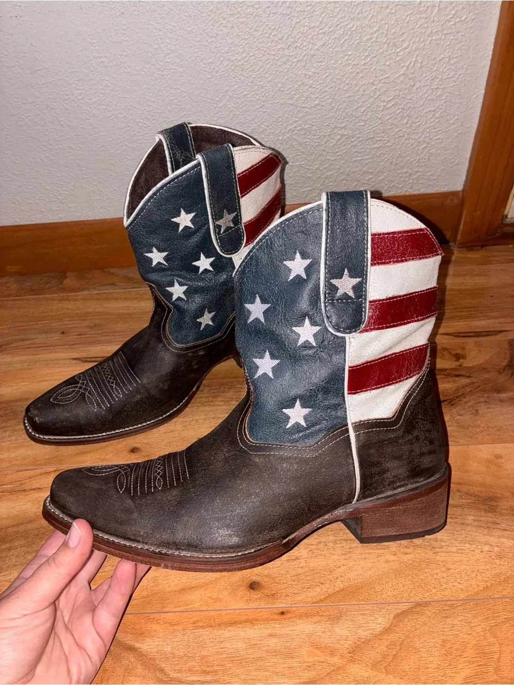 Roper Women's American Beauty Shorty Boots, flag print- size 9.5